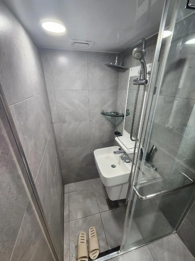 Newly Built Officetel, 5 Minutes Away From Seongsu Station Apartment Seoul