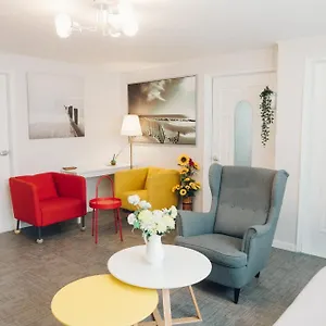 For Family Group, 4min To Station Apartment